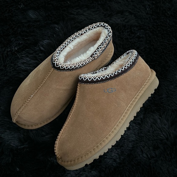 UGG Shoes - UGG Size 8 Women's Tasman Slipper - Chestnut ** FAKE ** Read description